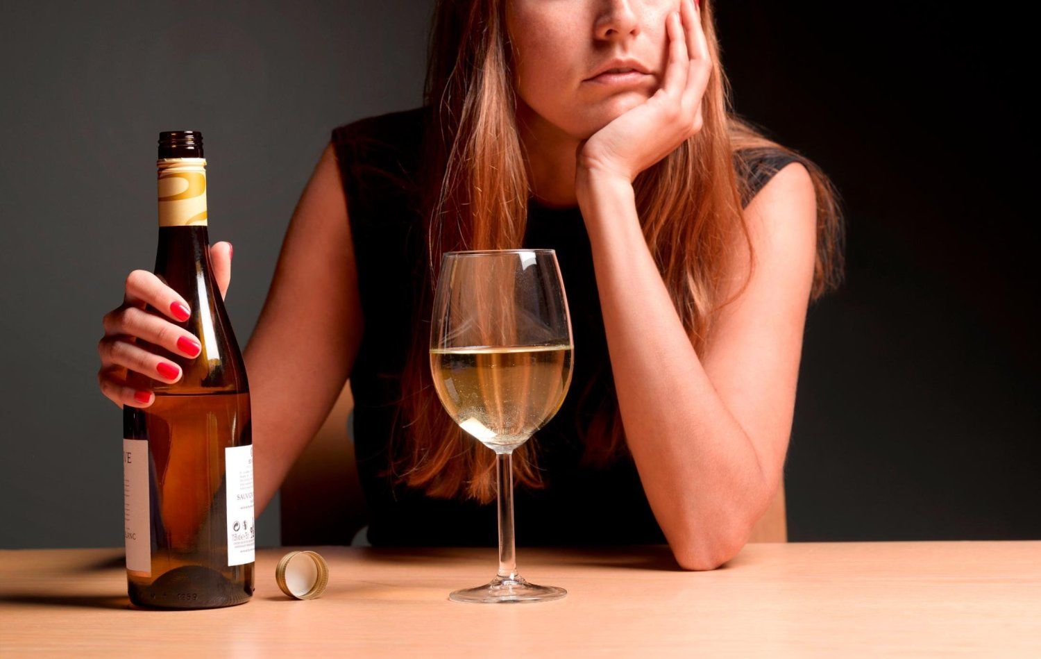 Жіночий алкоголізм: що потрібно знати?